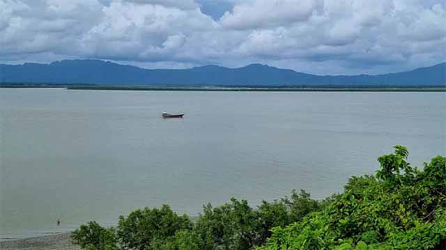 Teknaf Residents Gripped by Fear as Myanmar’s Mortar Shells Rattle Border