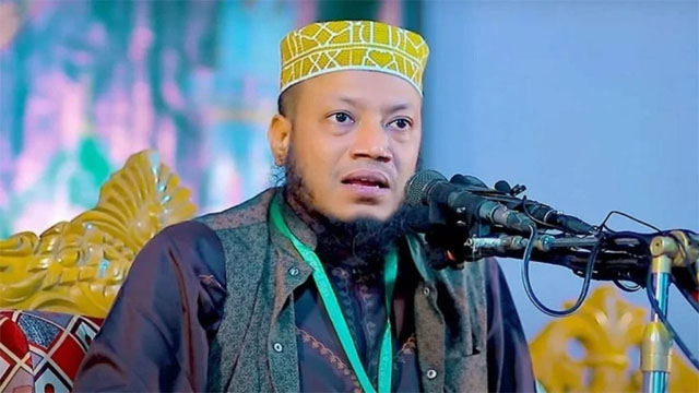 Hamza keeps hitting new lows with obscenity