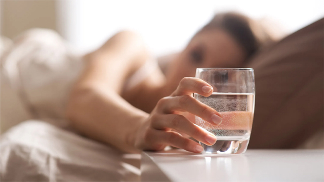 Drinking Water Right After Waking Up: A Simple Habit for Health and Energy